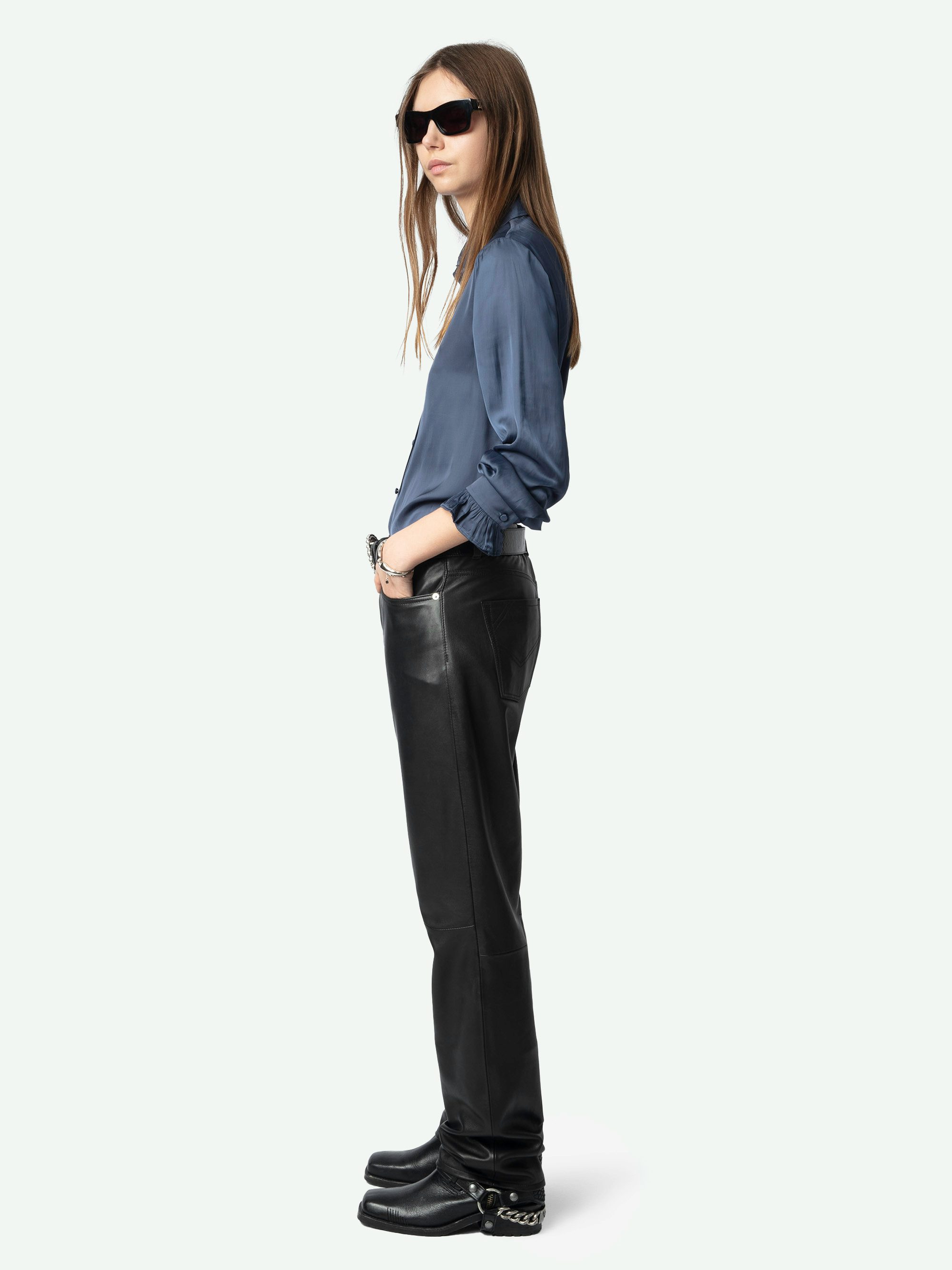 Camicia Thely Satin - Camicia in raso, maniche lunghe, chiusura con bottoni e ala di strass sulla schiena.